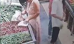 网友爆料买菜视频